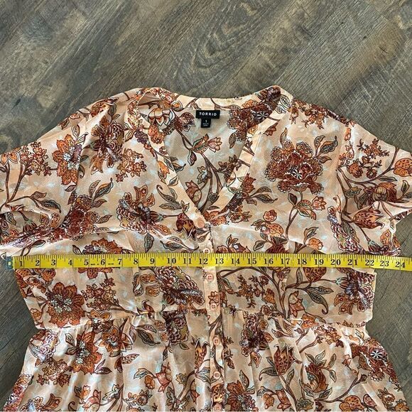 TORRID Babydoll Top Hi Lo Lexie Floral Flowy Size 1 - Picture 11 of 12